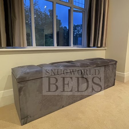 Geometric storage box